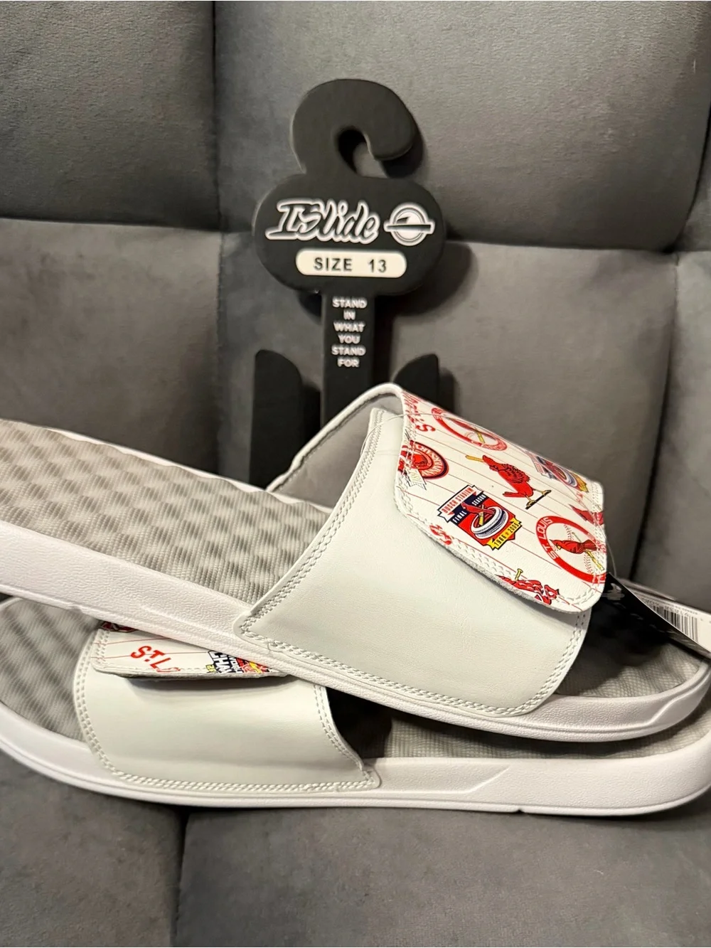 Islides St. Louis Cardinals White/Grey Size 13 Men Slides NWT in Packaging